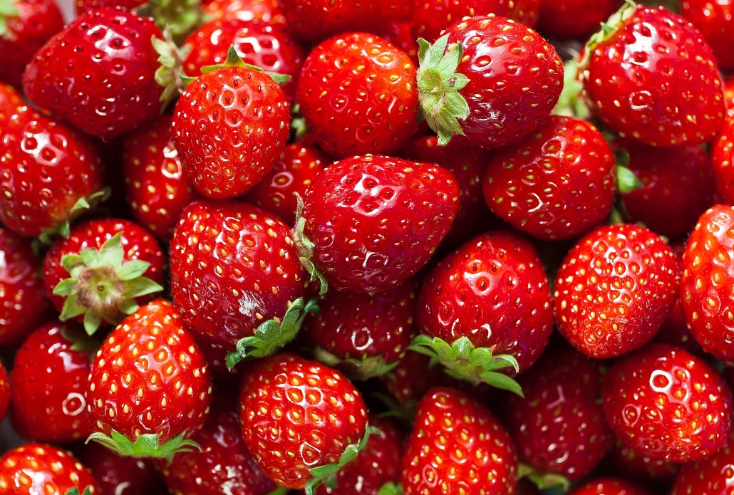 1432664914-strawberry-facts1